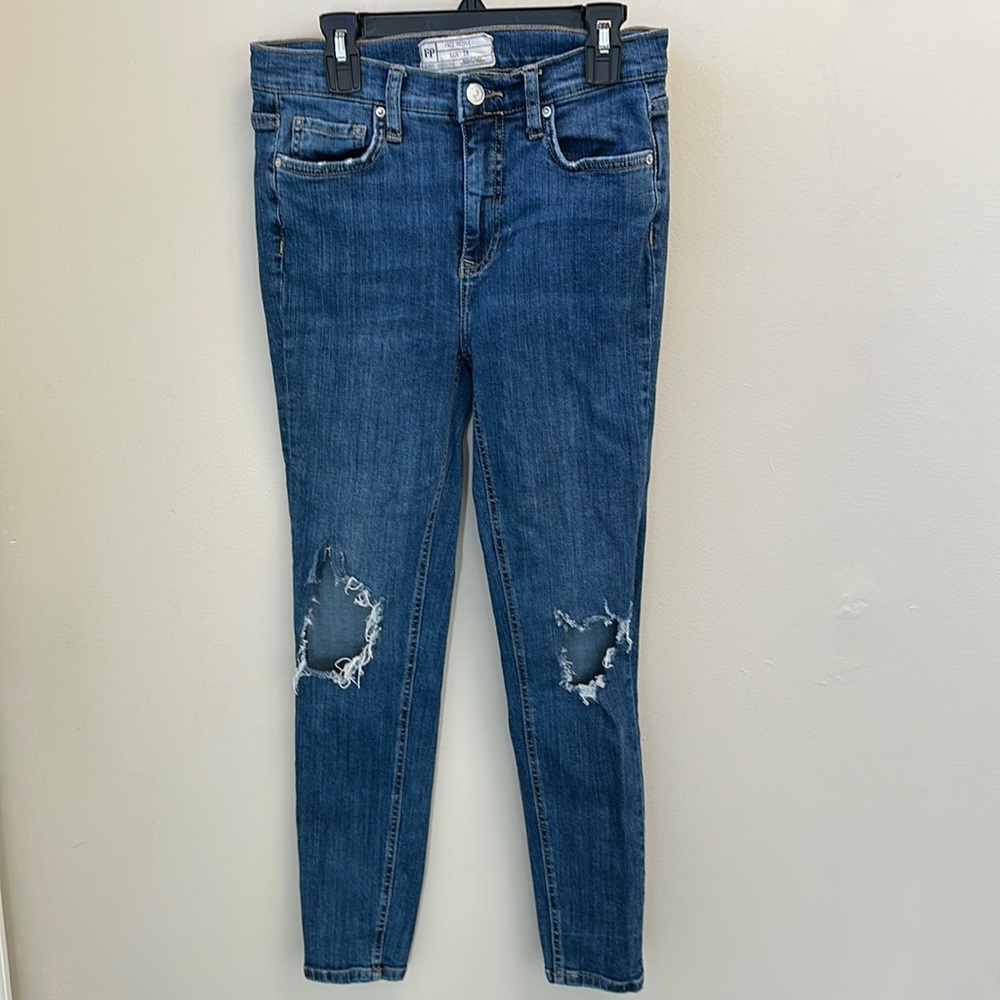Free People Skinny Distressed jeans women’s size 28 waist